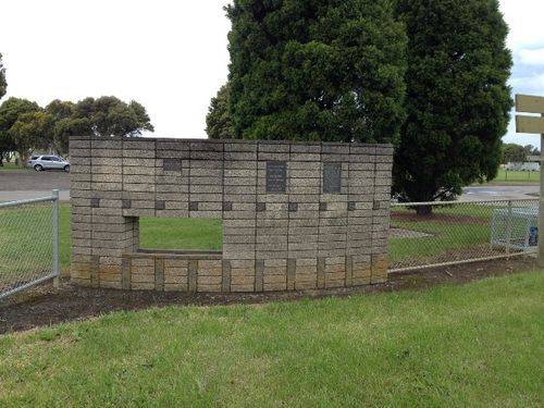 South Barwon Reserve Memorial Wall: November 2013 South Barwon Reserve Memorial Wall: November 2013