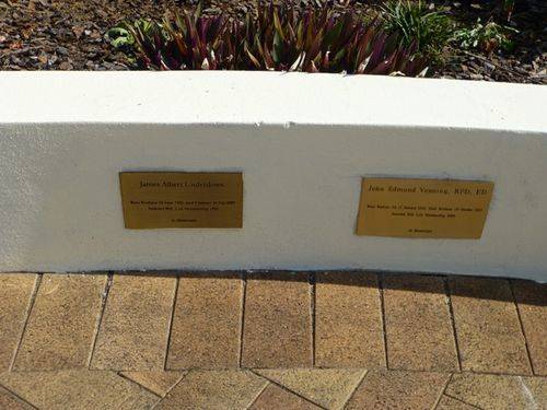 Deceased RSL Members Plaques : 27-05-2014