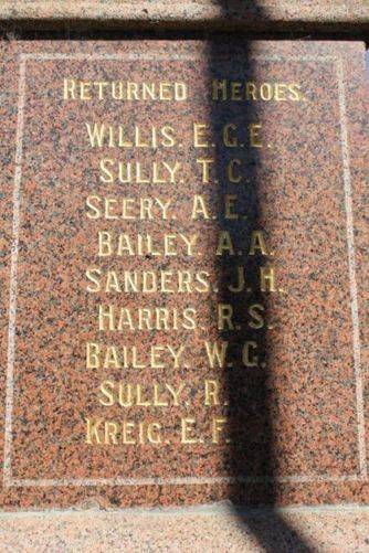 Tarlee War Memorial : 6-September-2011