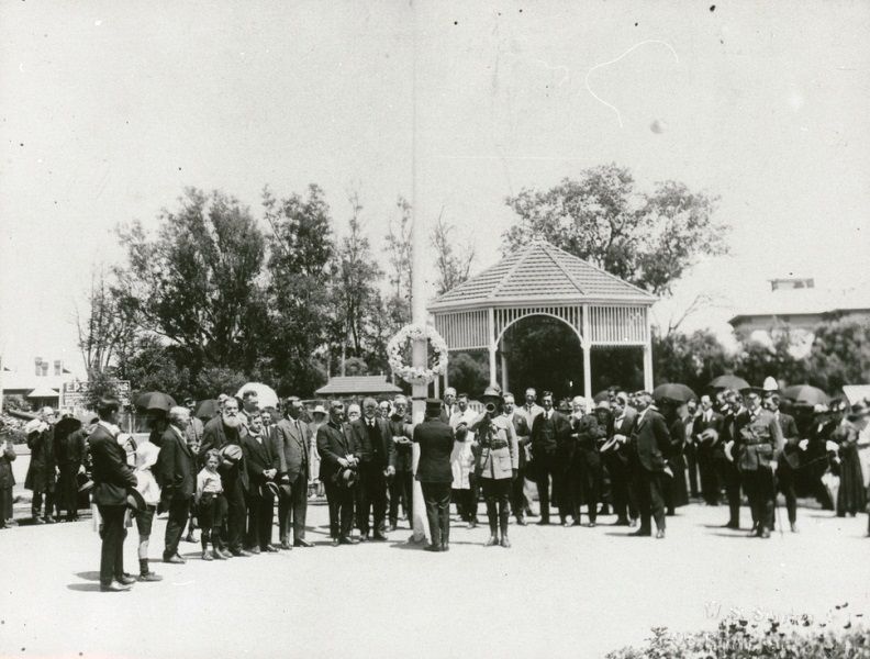 1921 : Garden opening : State Library of South Australia - B-19902 1921 : Garden opening : State Library of South Australia - B-19902