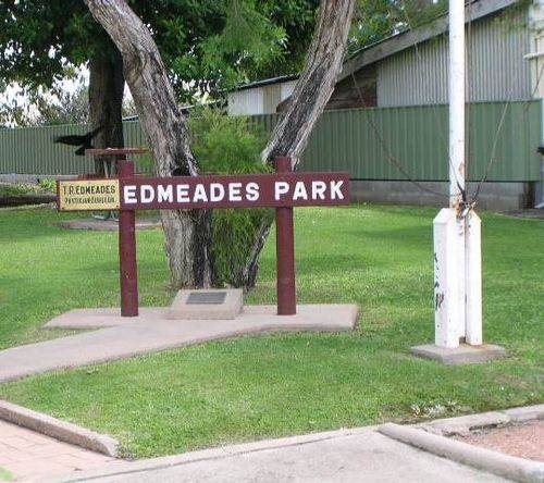 Thomas Edmeades : 23-April-2011