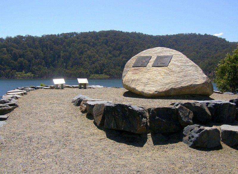 Thomson Dam Plaques : 29-October-2014