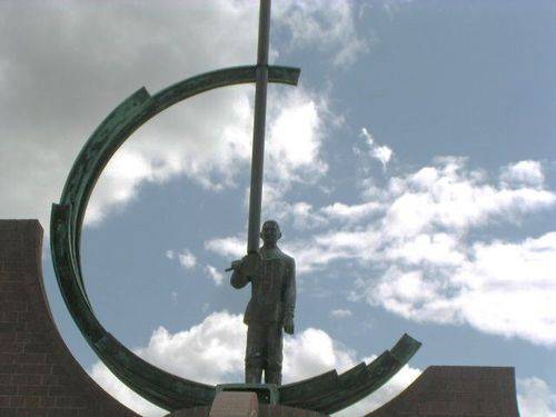  Settlers Memorial-Holbrook Statue