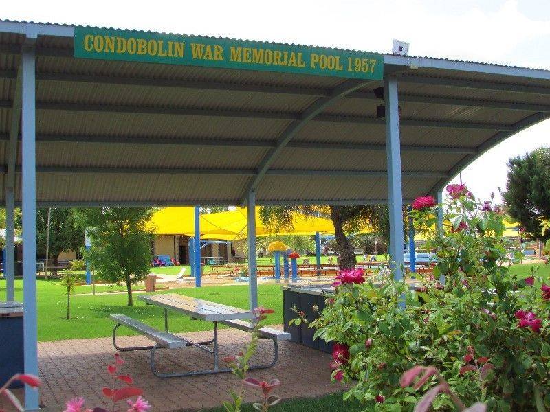 Condobolin War Memorial Pool | Monument Australia