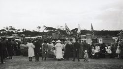 1919 : Monument unveiling: State Library of South Australia - B-31140