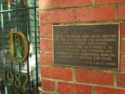 Plaque 1 : 29-April-2015