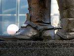 Sir Thomas William Glasgow feet